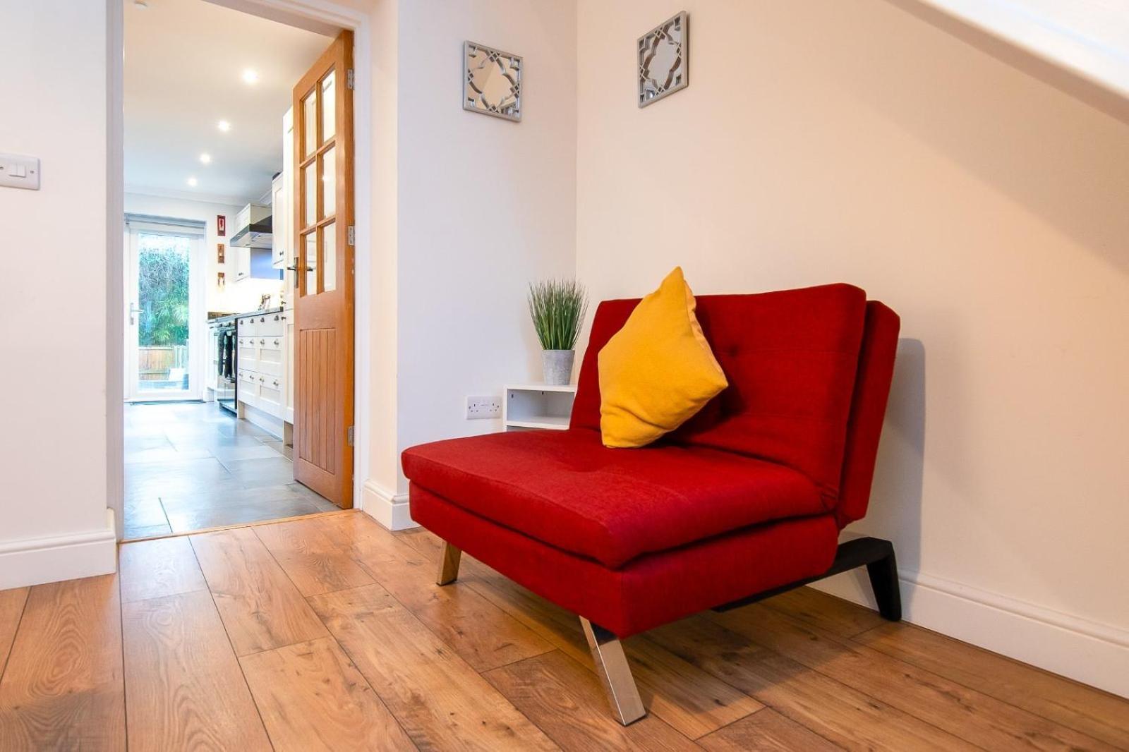 Casa One Hundred - A Beautiful 4 Bed House On The Beach Front Swansea Exterior photo